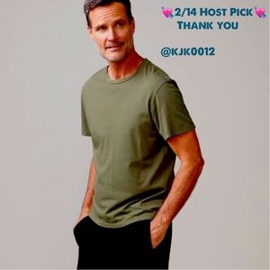 Monrow Mens relaxed crew Neck Tee Evergreen color size Small New!